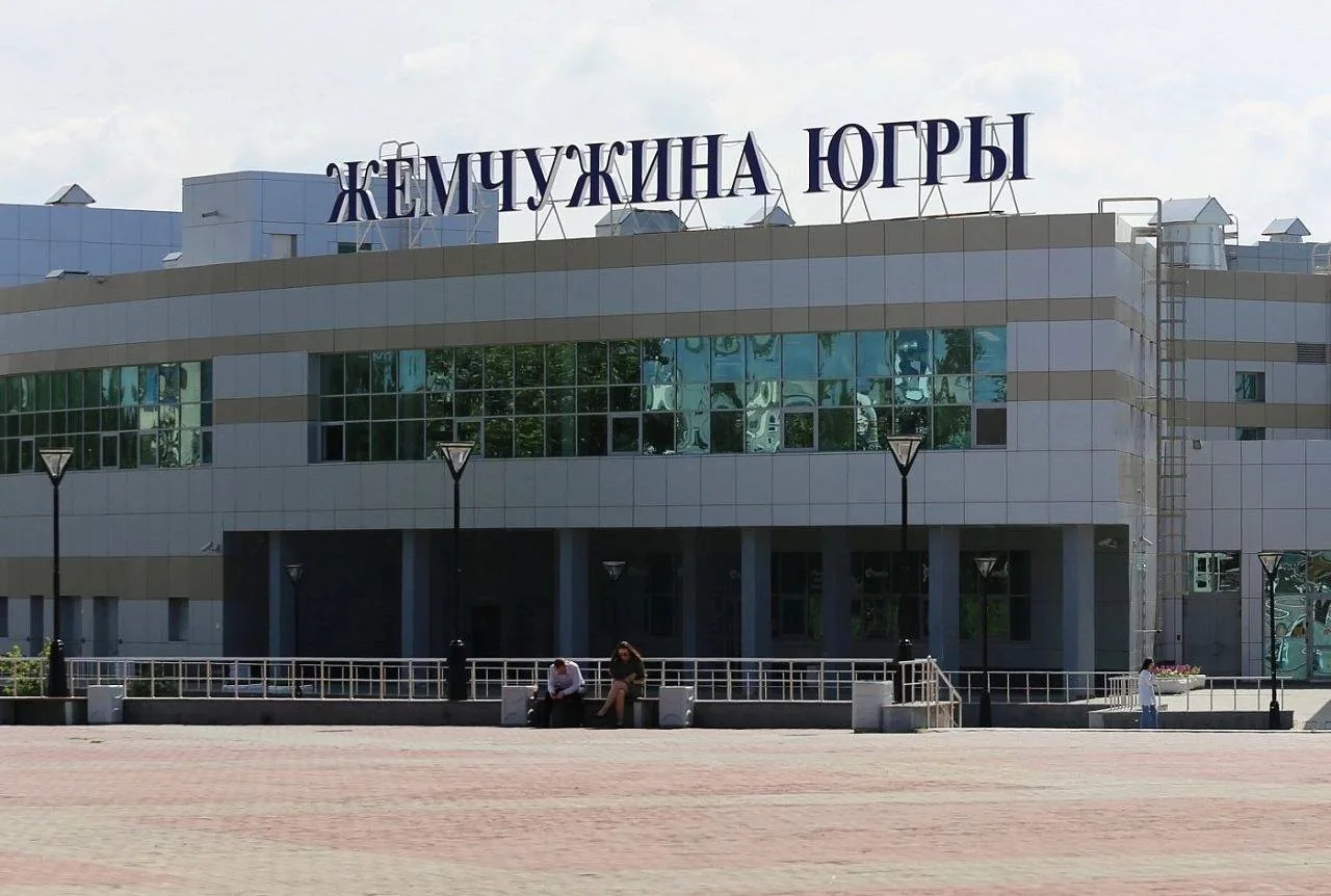 Фасад комплекса «Жемчужина Югры» в Нефтеюганске